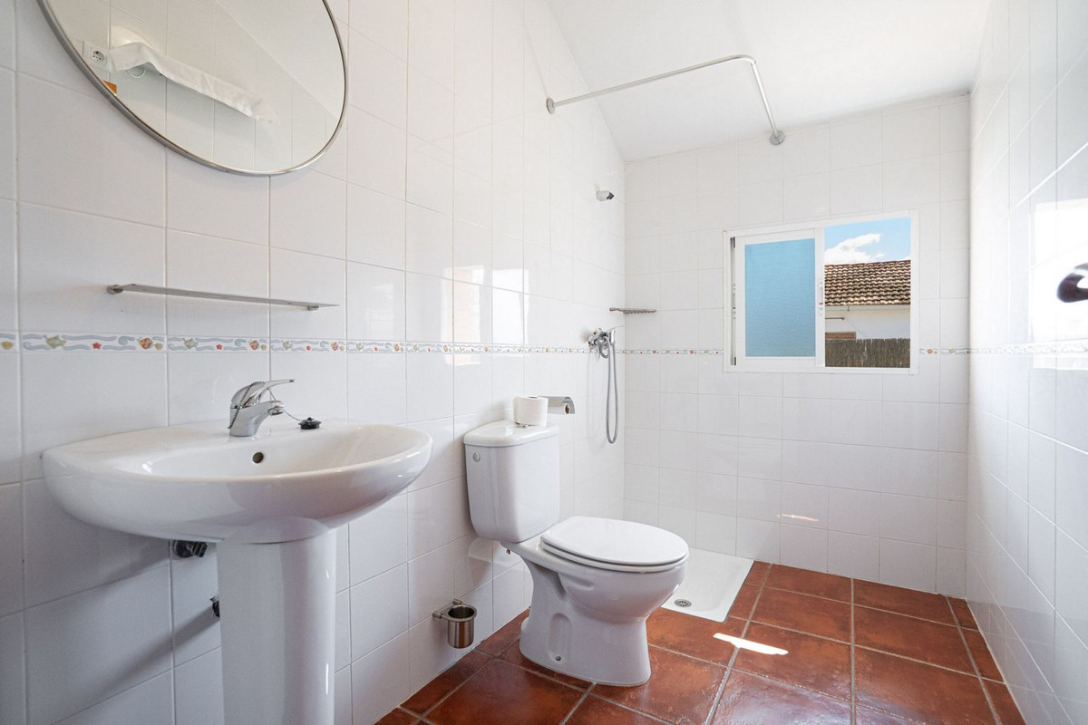 Se vende Villa - Chalet de 5 dormitorios en Costa Blanca, Alicante, España