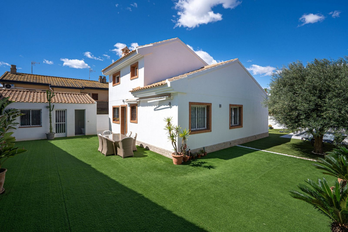 Se vende Villa - Chalet de 5 dormitorios en Costa Blanca, Alicante, España