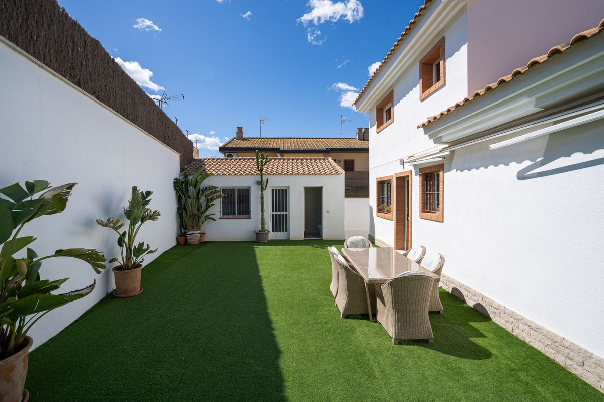 Se vende Villa - Chalet de 5 dormitorios en Costa Blanca, Alicante, España