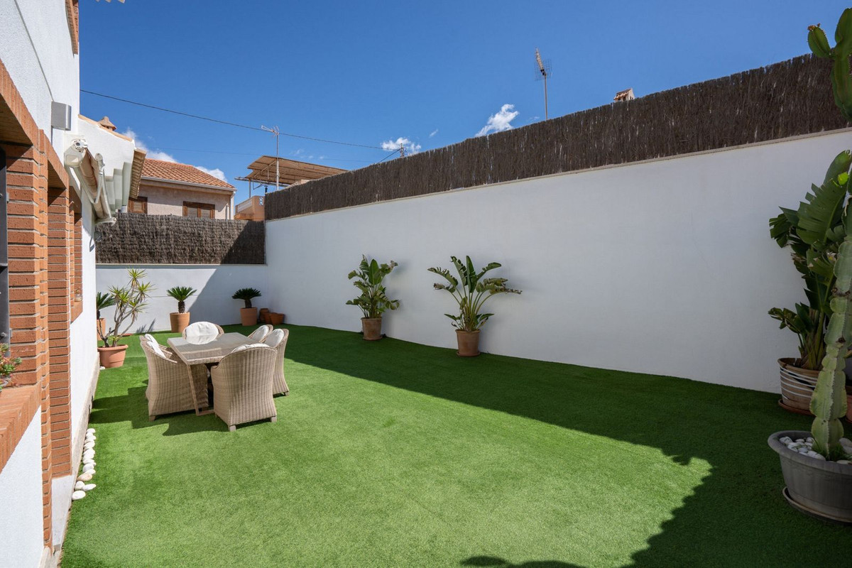 Se vende Villa - Chalet de 5 dormitorios en Costa Blanca, Alicante, España