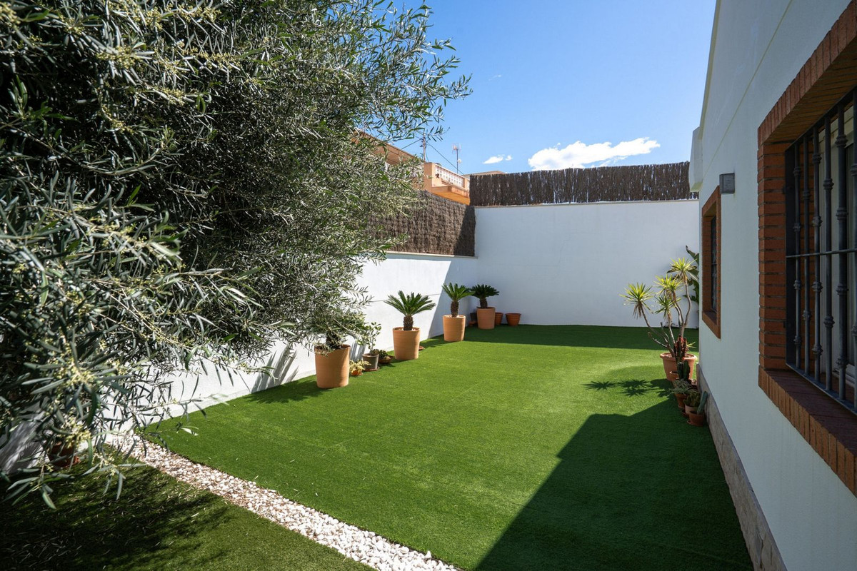 Se vende Villa - Chalet de 5 dormitorios en Costa Blanca, Alicante, España