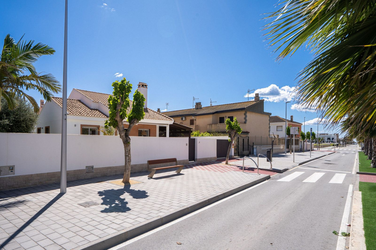 Se vende Villa - Chalet de 5 dormitorios en Costa Blanca, Alicante, España