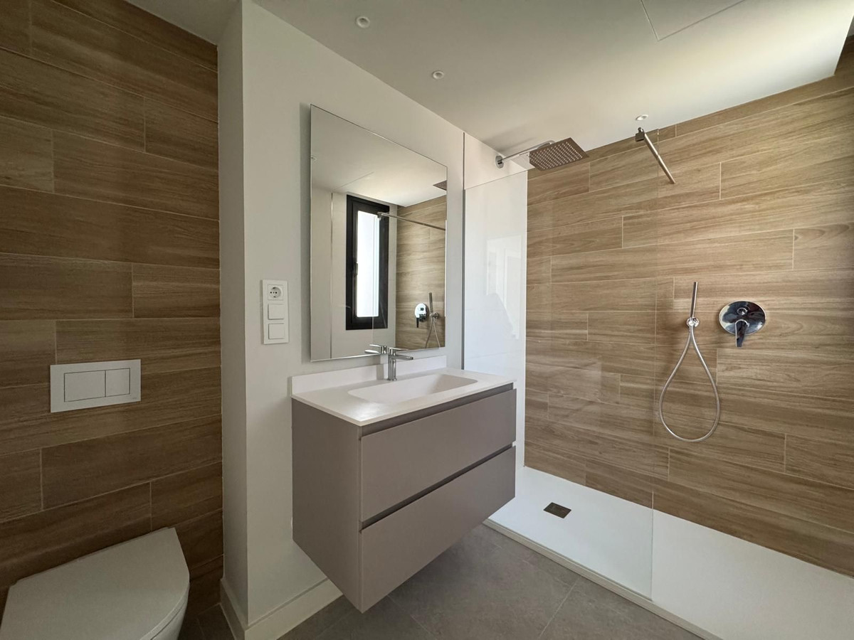 3 Bed Apartment for sale in Estepona Costa Del Sol, Málaga, Spain