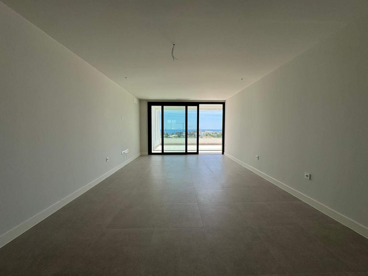 3 Bed Apartment for sale in Estepona Costa Del Sol, Málaga, Spain