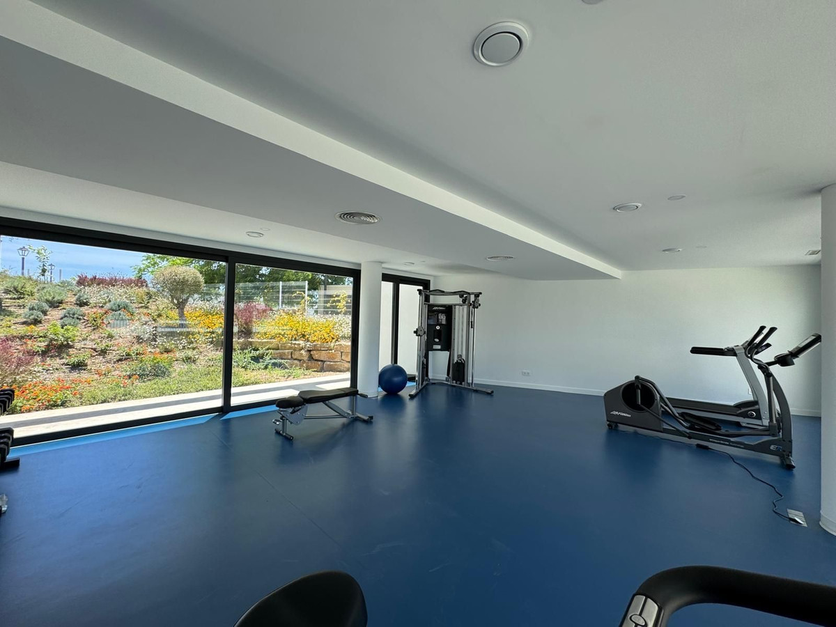 3 Bed Apartment for sale in Estepona Costa Del Sol, Málaga, Spain