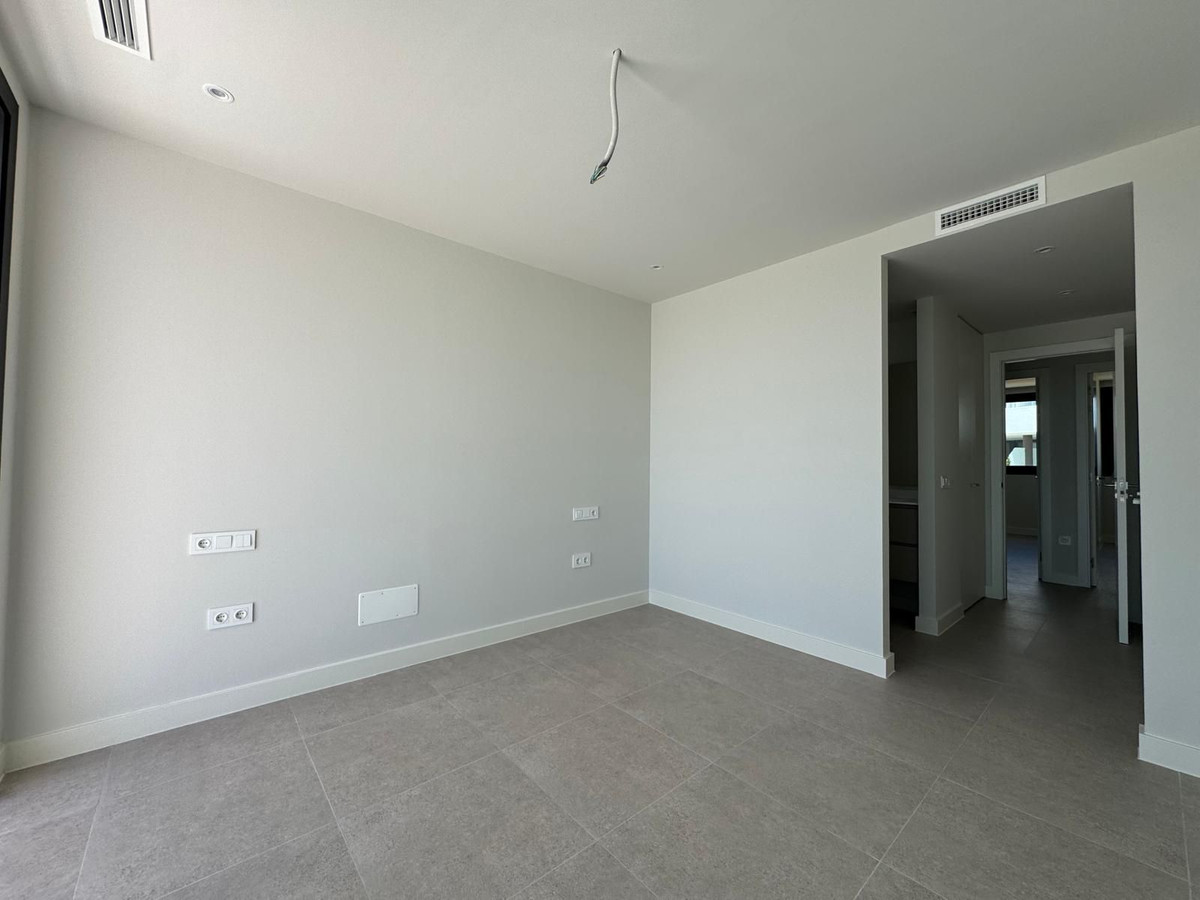 3 Bed Apartment for sale in Estepona Costa Del Sol, Málaga, Spain