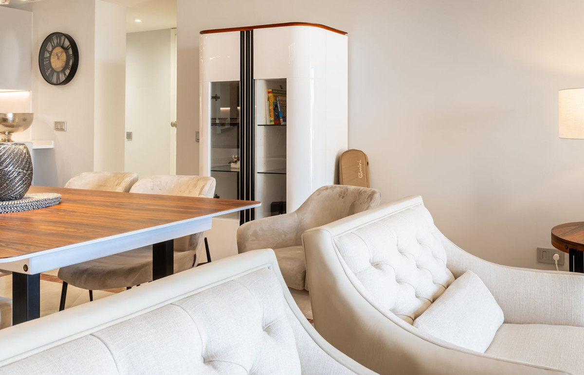 3 Bed Apartment for sale in Atalaya Costa Del Sol, Málaga, Spain