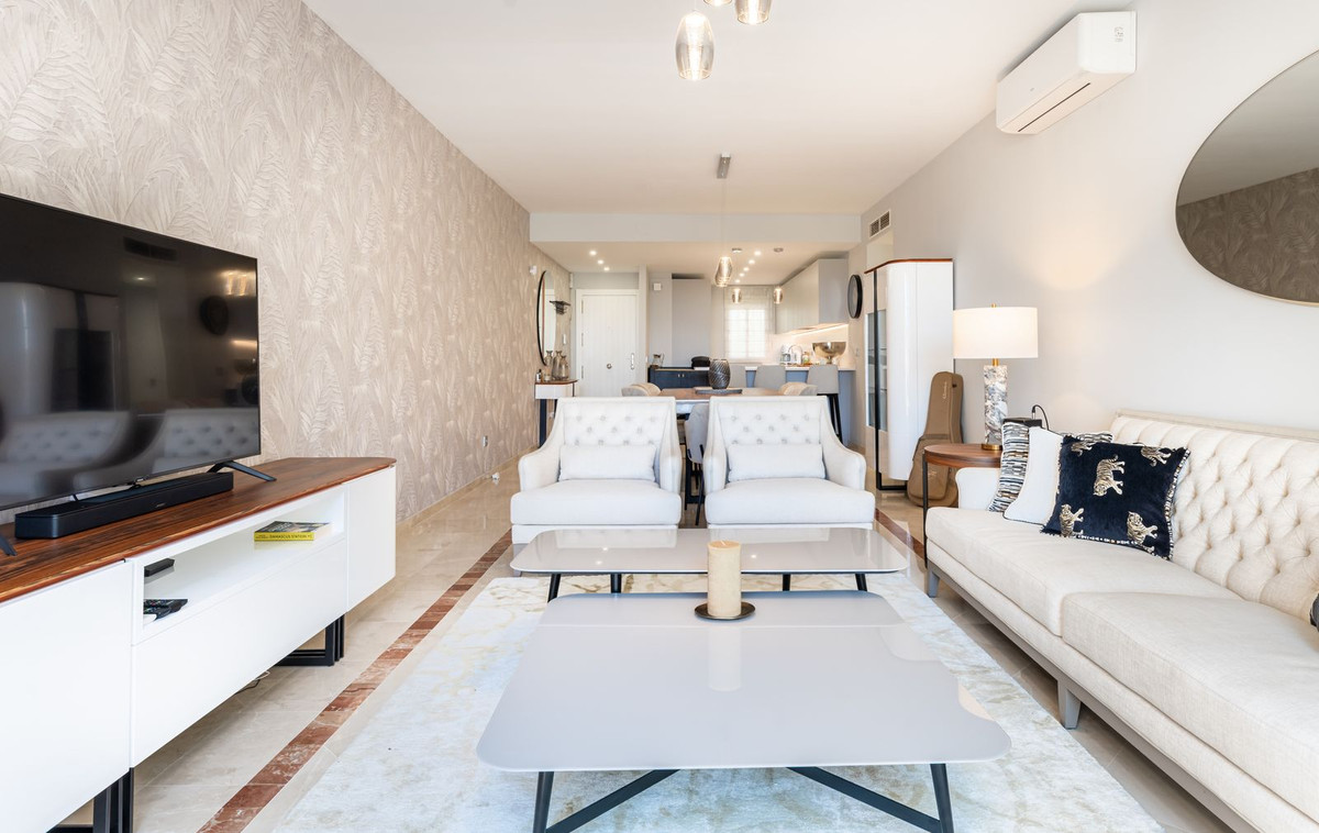 3 Bed Apartment for sale in Atalaya Costa Del Sol, Málaga, Spain