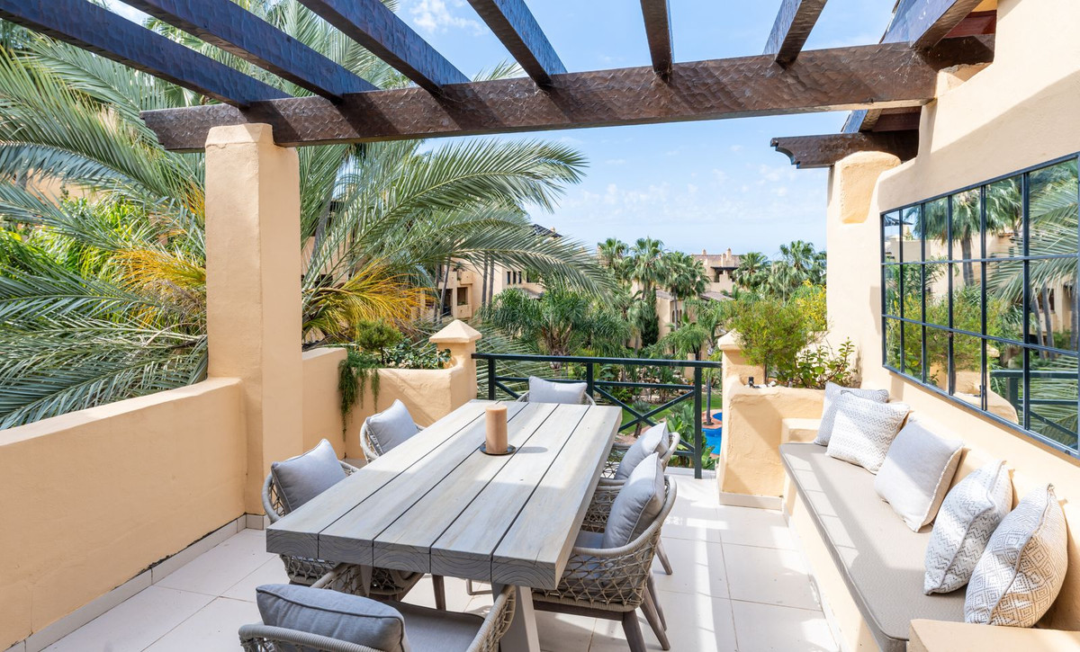 3 Bed Apartment for sale in Atalaya Costa Del Sol, Málaga, Spain