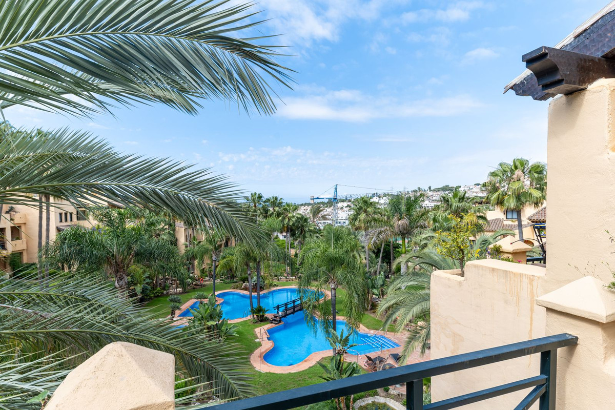 3 Bed Apartment for sale in Atalaya Costa Del Sol, Málaga, Spain