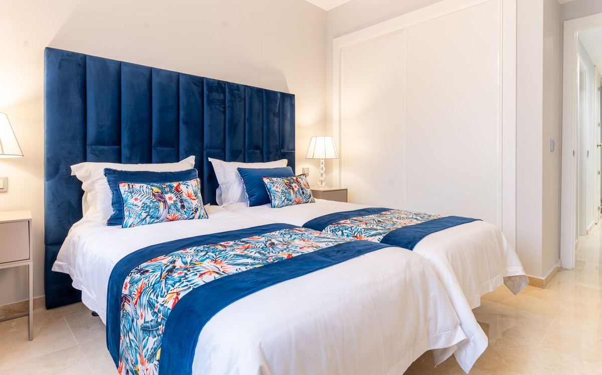 3 Bed Apartment for sale in Atalaya Costa Del Sol, Málaga, Spain