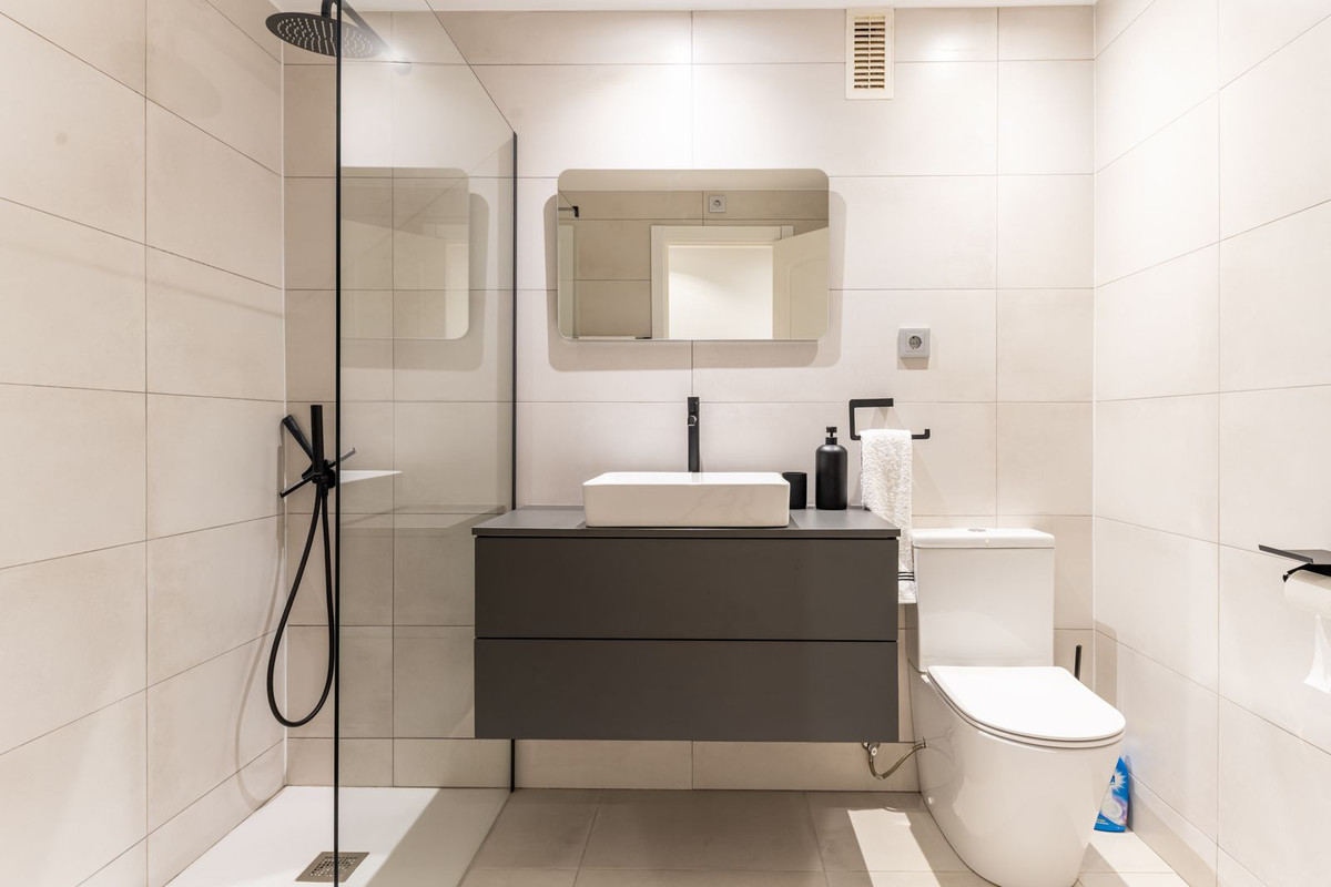 3 Bed Apartment for sale in Atalaya Costa Del Sol, Málaga, Spain