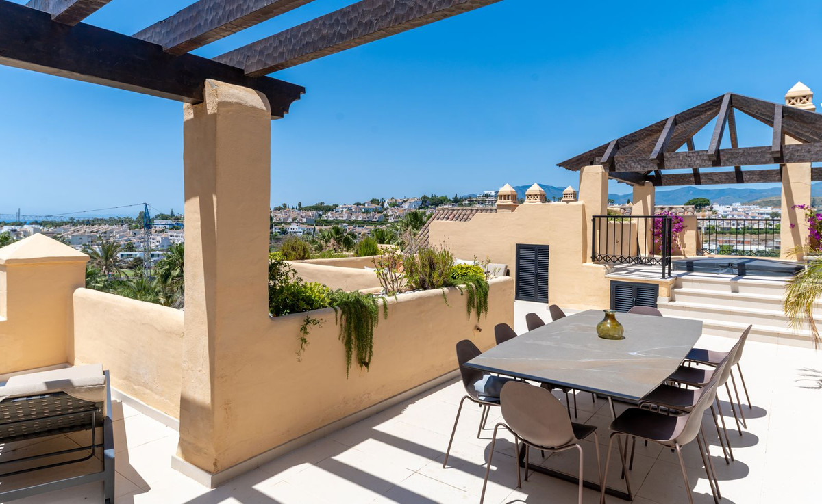 3 Bed Apartment for sale in Atalaya Costa Del Sol, Málaga, Spain