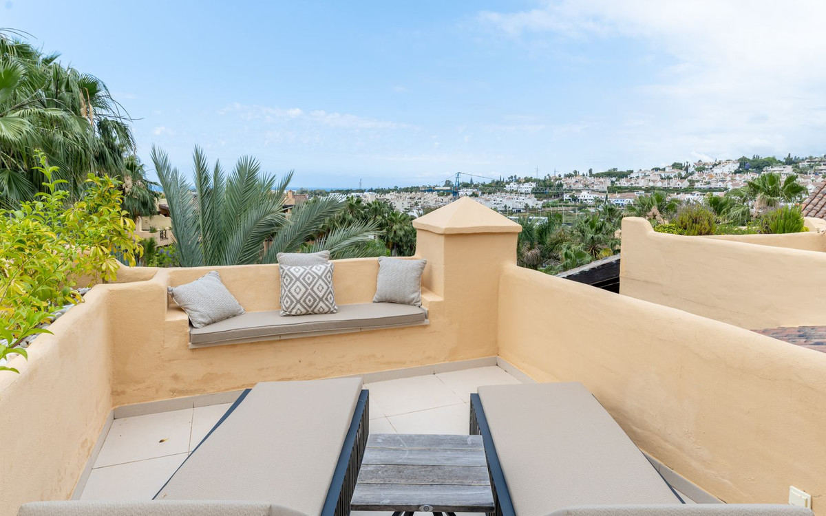 3 Bed Apartment for sale in Atalaya Costa Del Sol, Málaga, Spain