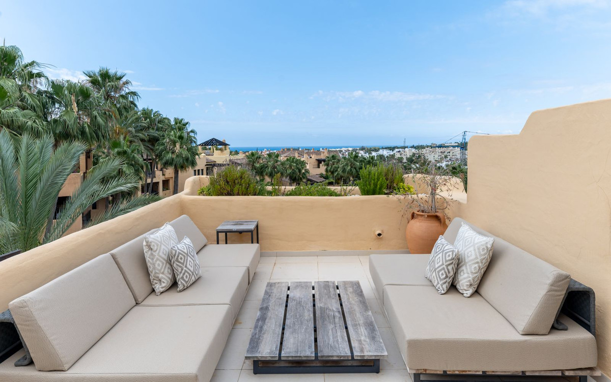 3 Bed Apartment for sale in Atalaya Costa Del Sol, Málaga, Spain