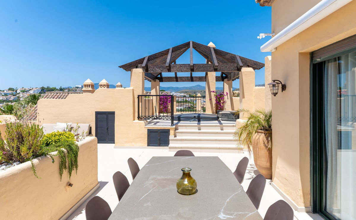 3 Bed Apartment for sale in Atalaya Costa Del Sol, Málaga, Spain