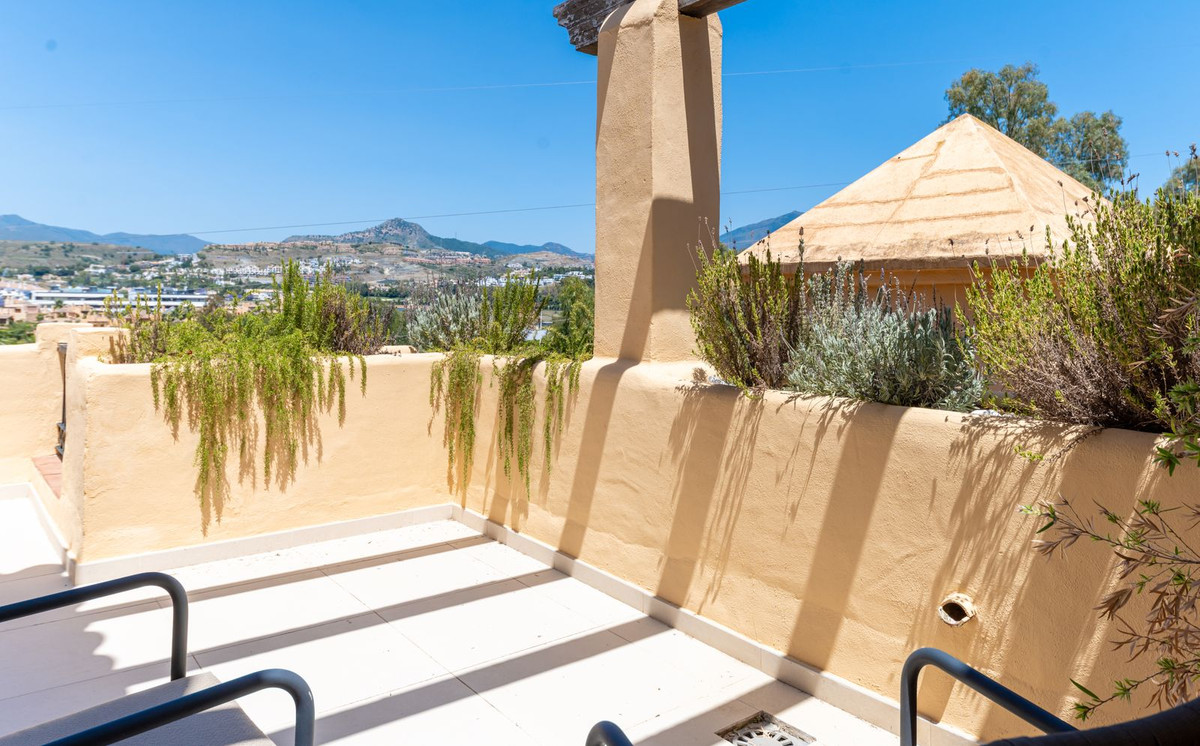 3 Bed Apartment for sale in Atalaya Costa Del Sol, Málaga, Spain