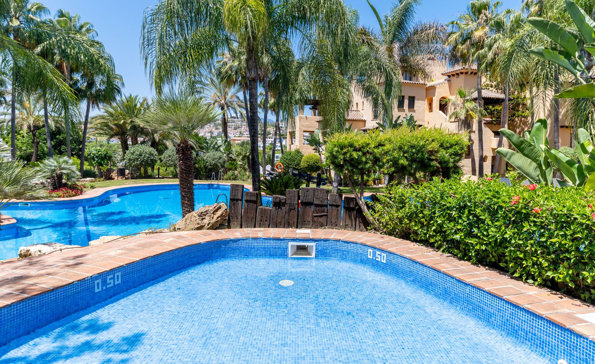3 Bed Apartment for sale in Atalaya Costa Del Sol, Málaga, Spain