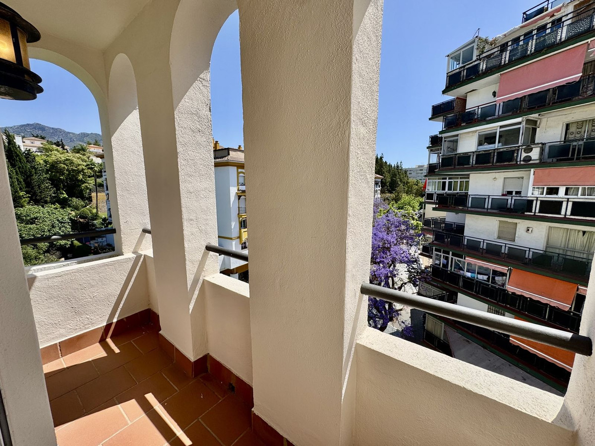 3 Bed Apartment for sale in Marbella Costa Del Sol, Málaga, Spain