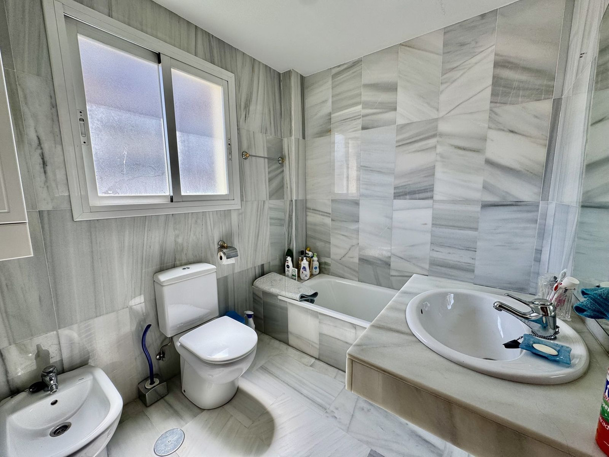 3 Bed Apartment for sale in Marbella Costa Del Sol, Málaga, Spain