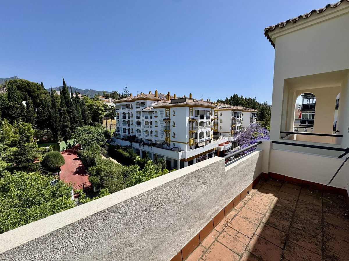 3 Bed Apartment for sale in Marbella Costa Del Sol, Málaga, Spain