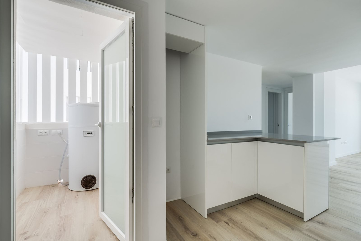 Se vende Apartamento Planta Media de 3 dormitorios en Costa Del Sol, Málaga, España