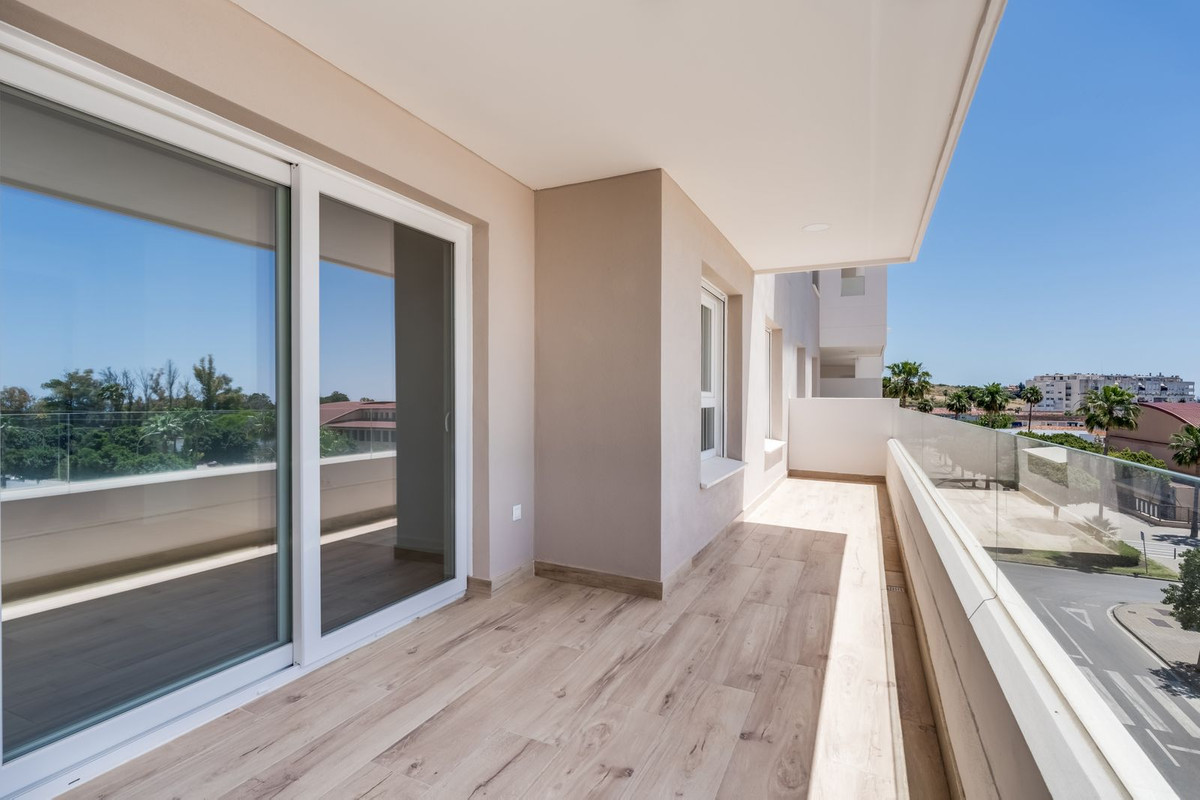 Se vende Apartamento Planta Media de 3 dormitorios en Costa Del Sol, Málaga, España