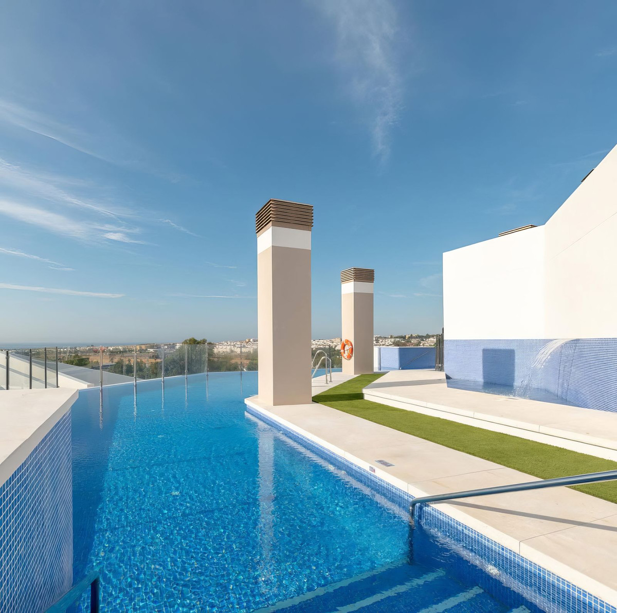 Se vende Apartamento Planta Media de 3 dormitorios en Costa Del Sol, Málaga, España