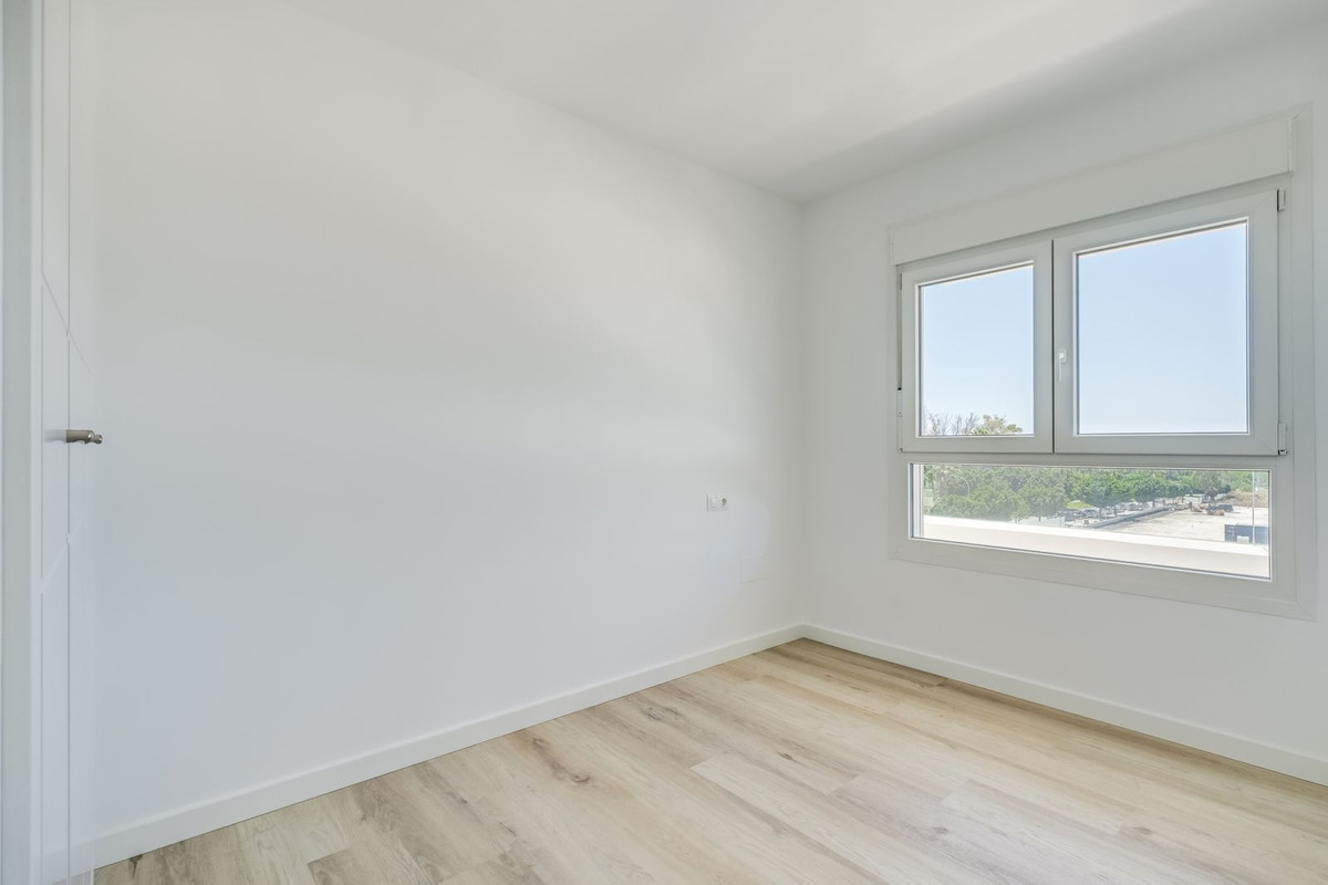 Se vende Apartamento Planta Media de 3 dormitorios en Costa Del Sol, Málaga, España