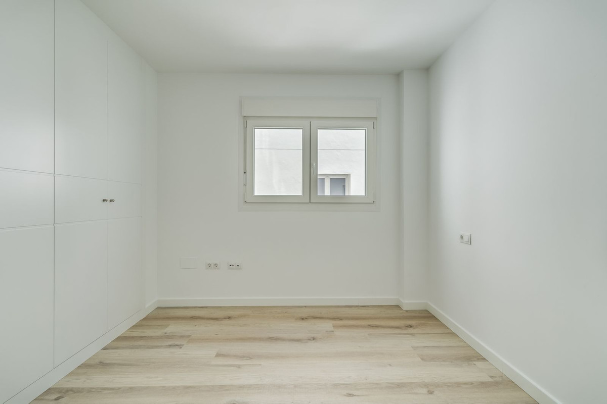 Se vende Apartamento Planta Media de 3 dormitorios en Costa Del Sol, Málaga, España