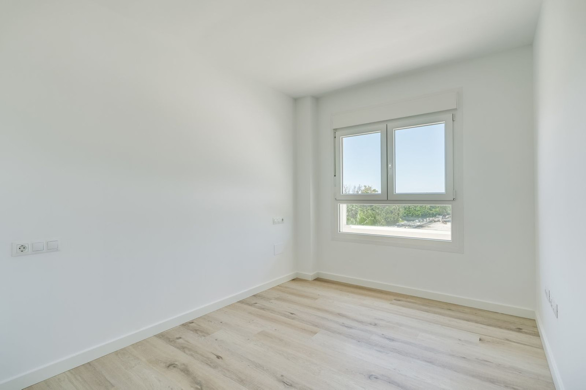 Se vende Apartamento Planta Media de 3 dormitorios en Costa Del Sol, Málaga, España