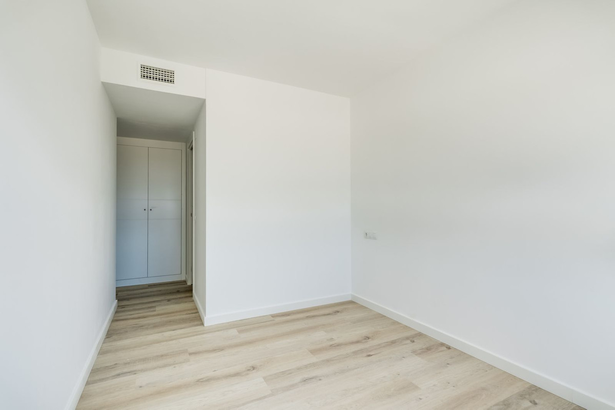 Se vende Apartamento Planta Media de 3 dormitorios en Costa Del Sol, Málaga, España