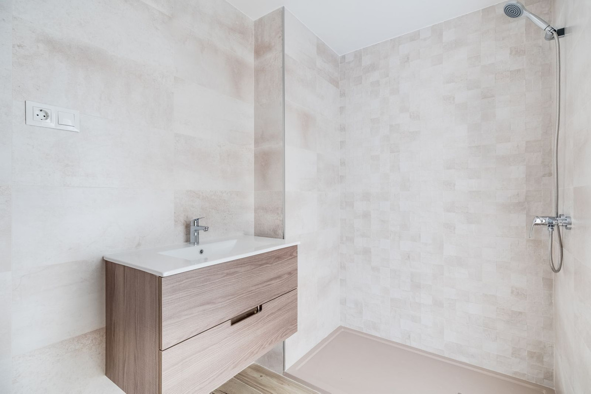 Se vende Apartamento Planta Media de 3 dormitorios en Costa Del Sol, Málaga, España