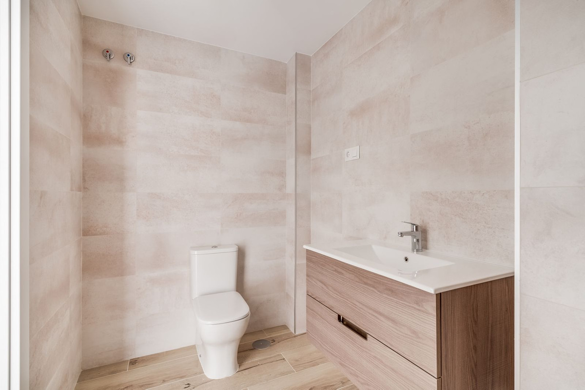 Se vende Apartamento Planta Media de 3 dormitorios en Costa Del Sol, Málaga, España