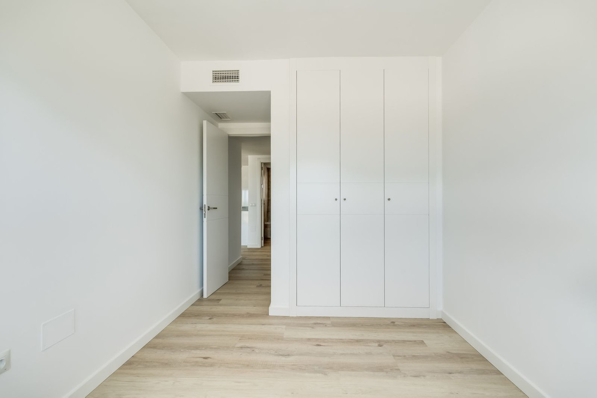 Se vende Apartamento Planta Media de 3 dormitorios en Costa Del Sol, Málaga, España
