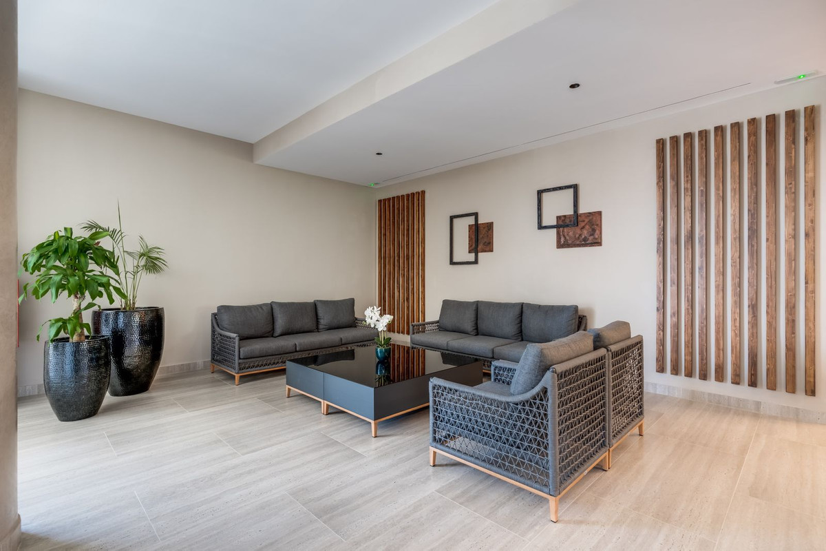 Se vende Apartamento Planta Media de 3 dormitorios en Costa Del Sol, Málaga, España