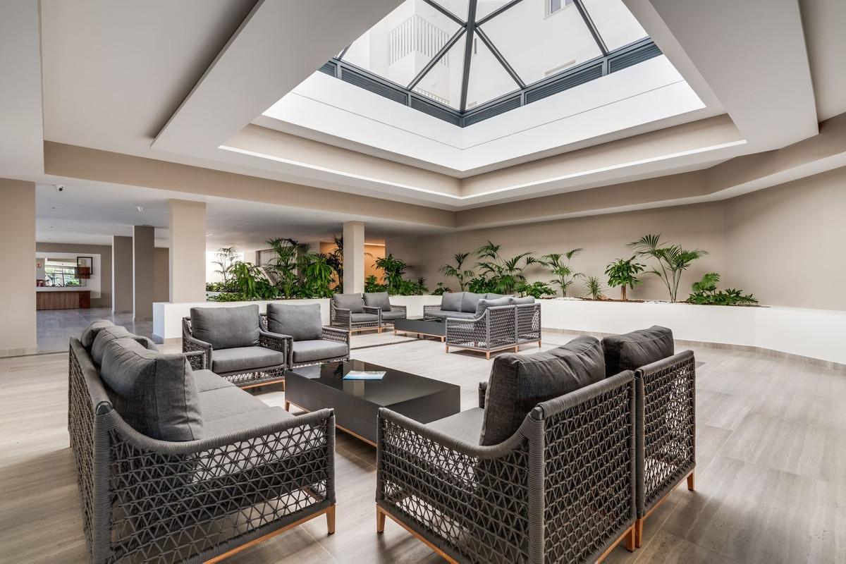 Se vende Apartamento Planta Media de 3 dormitorios en Costa Del Sol, Málaga, España