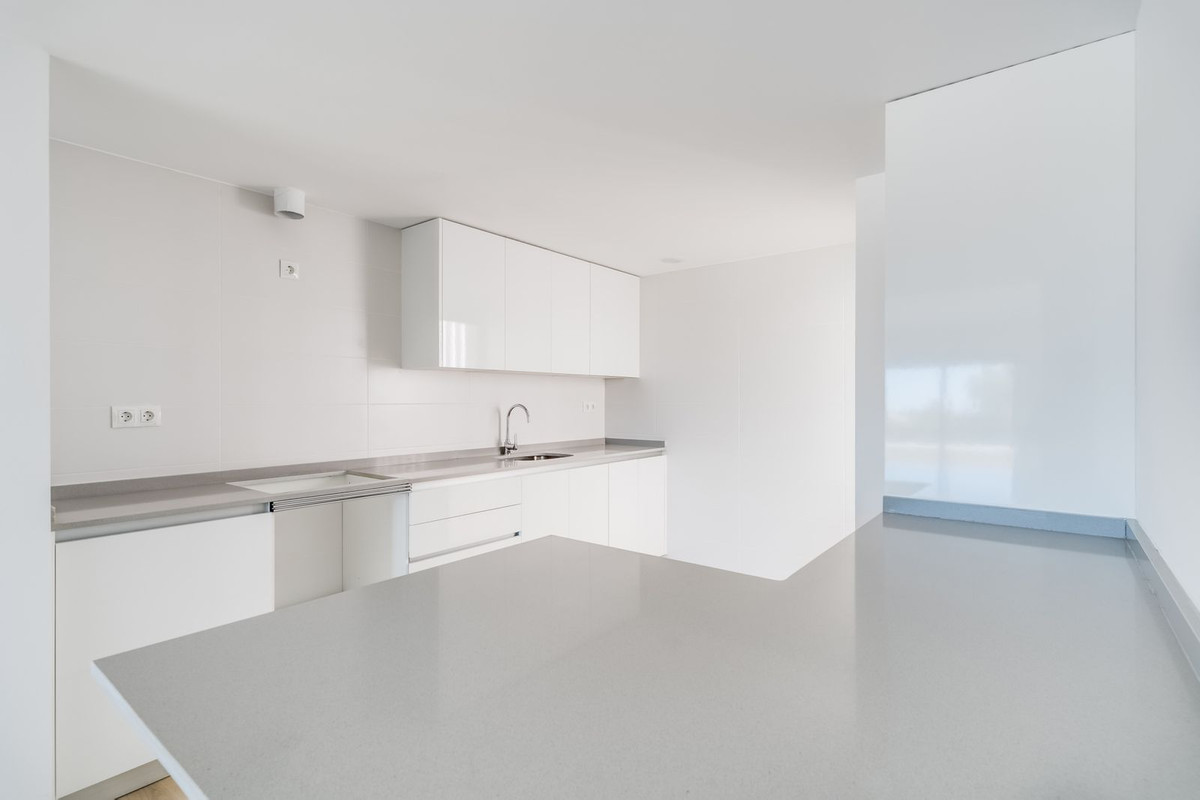 Se vende Apartamento Planta Media de 3 dormitorios en Costa Del Sol, Málaga, España