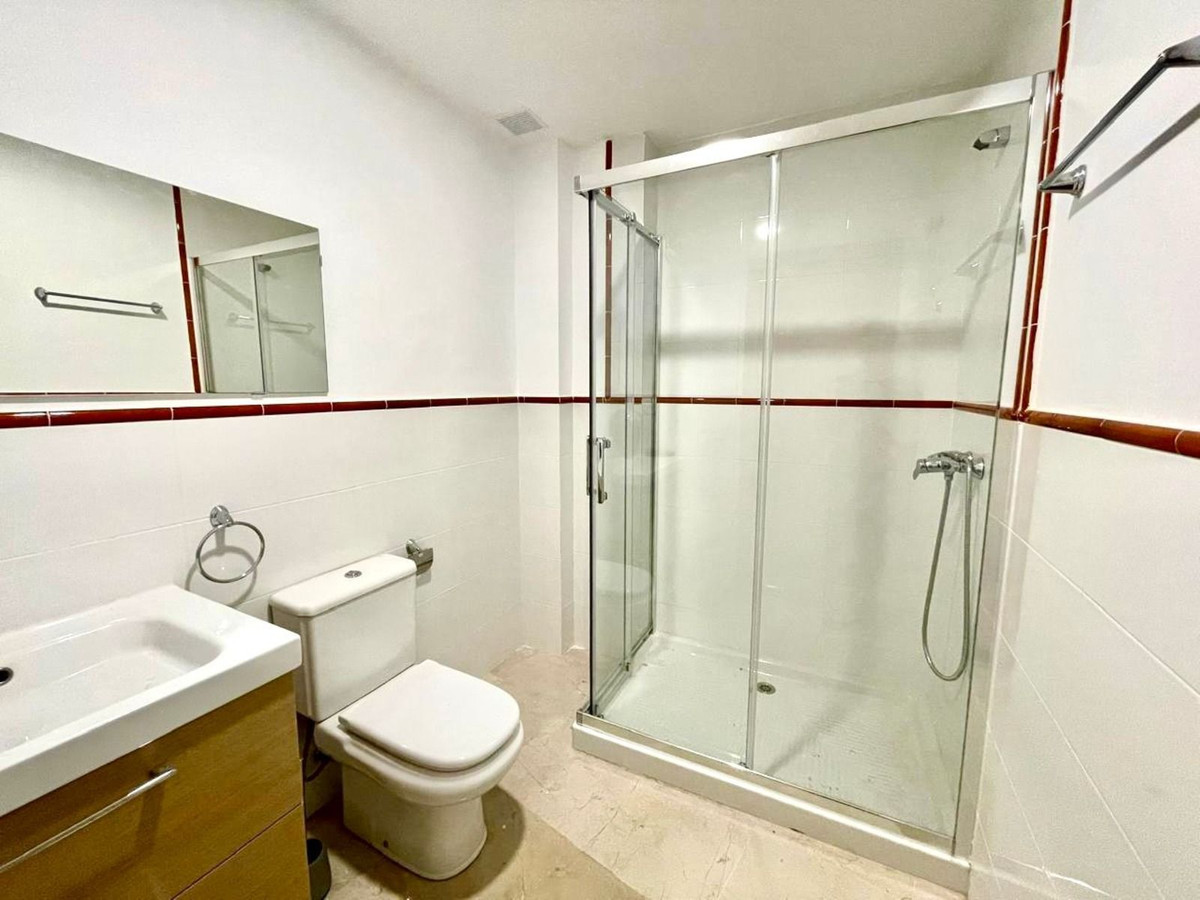 Se vende Edificio residencial  en Costa Del Sol, Málaga, España