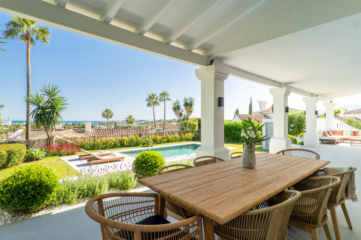 5 Bed Townhouse for sale in Nueva Andalucía Costa Del Sol, Málaga, Spain