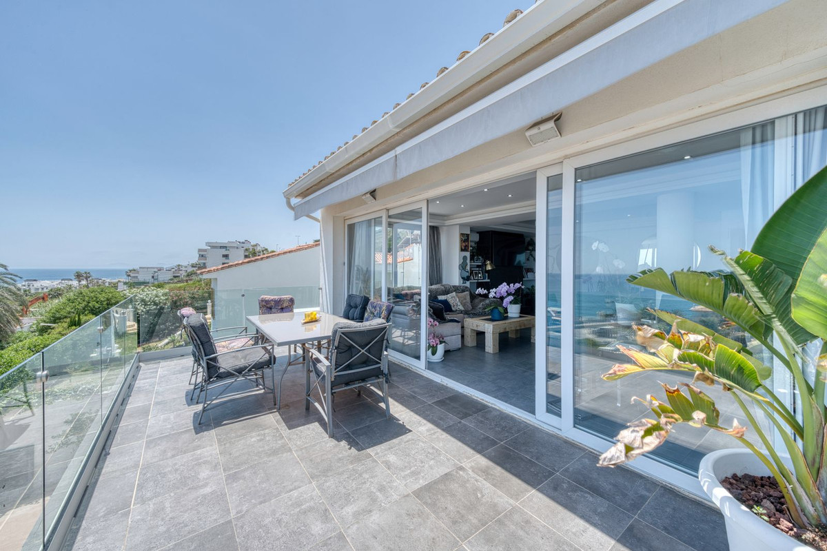 5 Bed Townhouse for sale in Estepona Costa Del Sol, Málaga, Spain