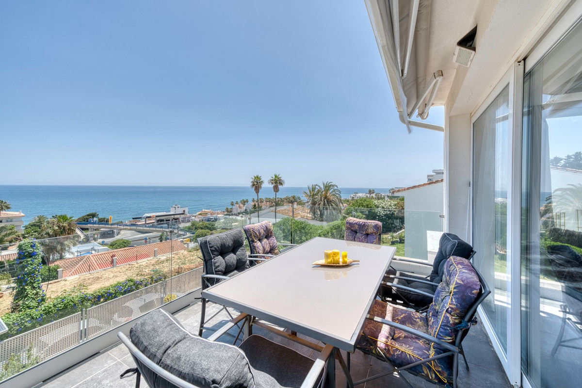 5 Bed Townhouse for sale in Estepona Costa Del Sol, Málaga, Spain