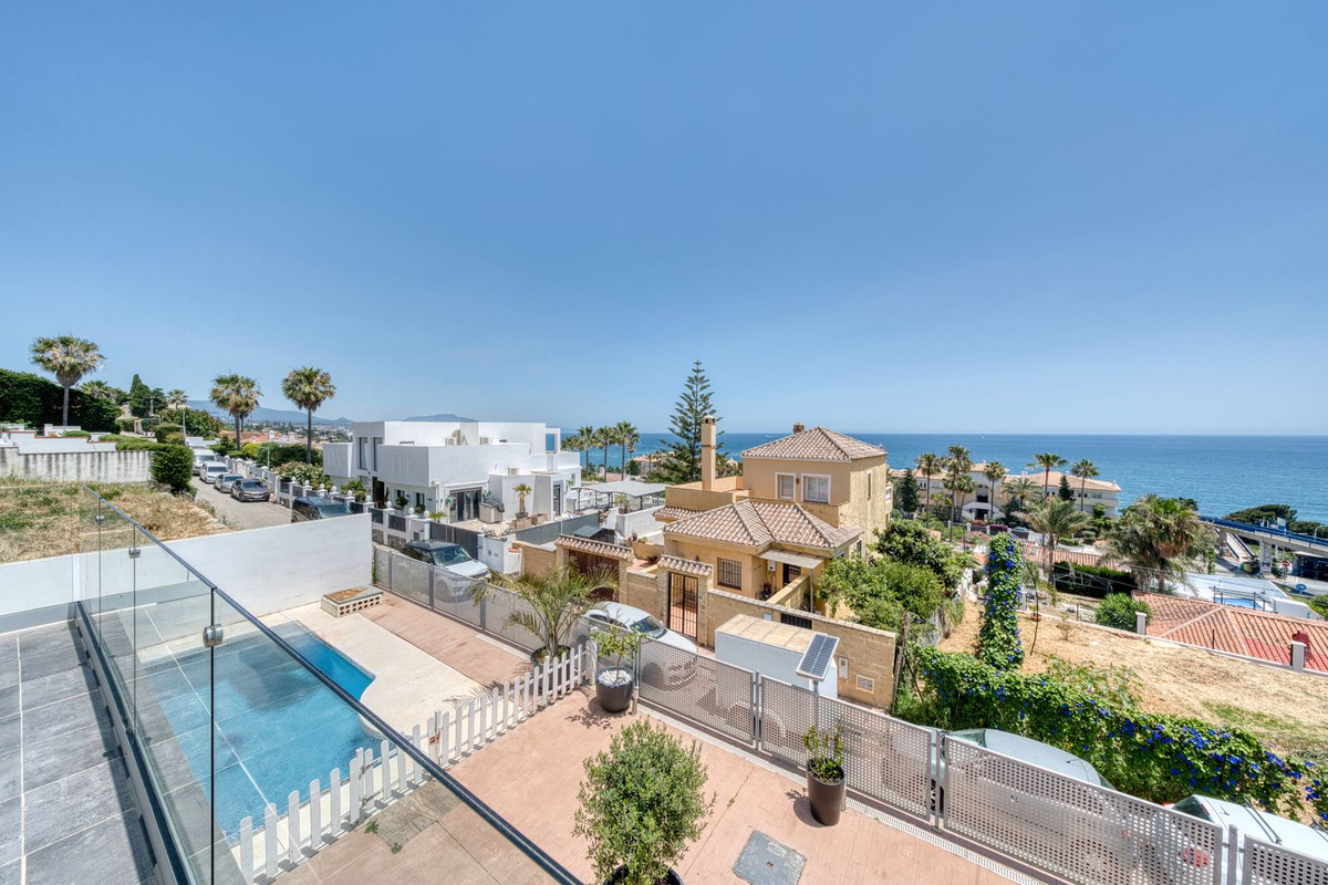 5 Bed Townhouse for sale in Estepona Costa Del Sol, Málaga, Spain