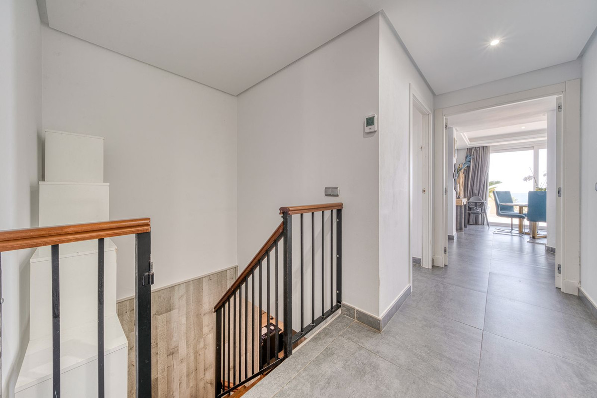 5 Bed Townhouse for sale in Estepona Costa Del Sol, Málaga, Spain