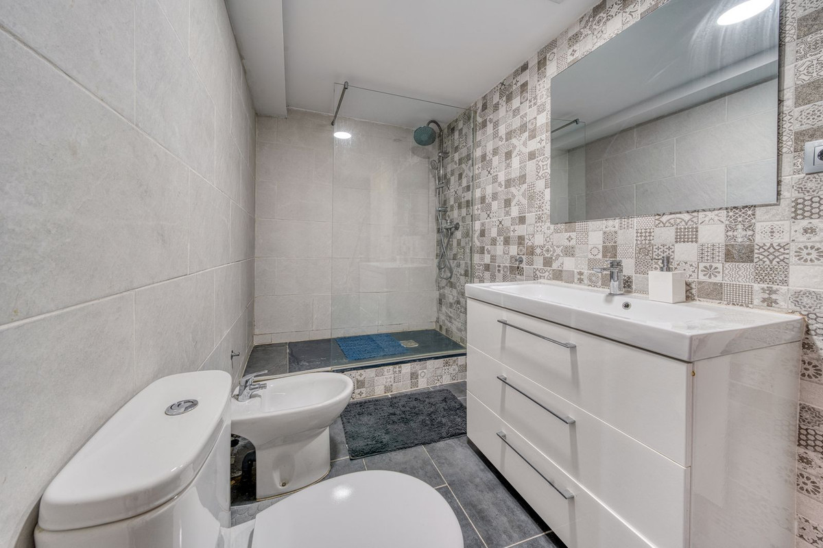 5 Bed Townhouse for sale in Estepona Costa Del Sol, Málaga, Spain