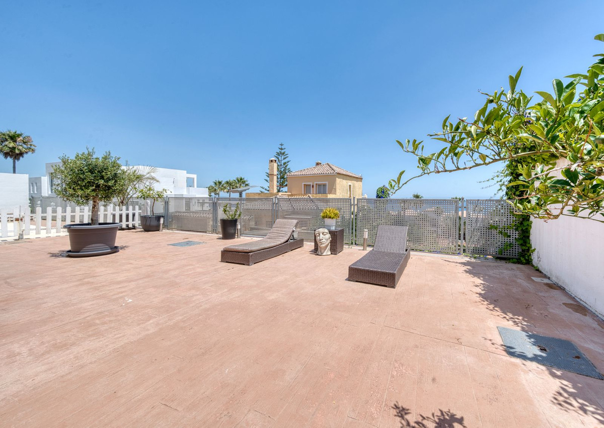 5 Bed Townhouse for sale in Estepona Costa Del Sol, Málaga, Spain