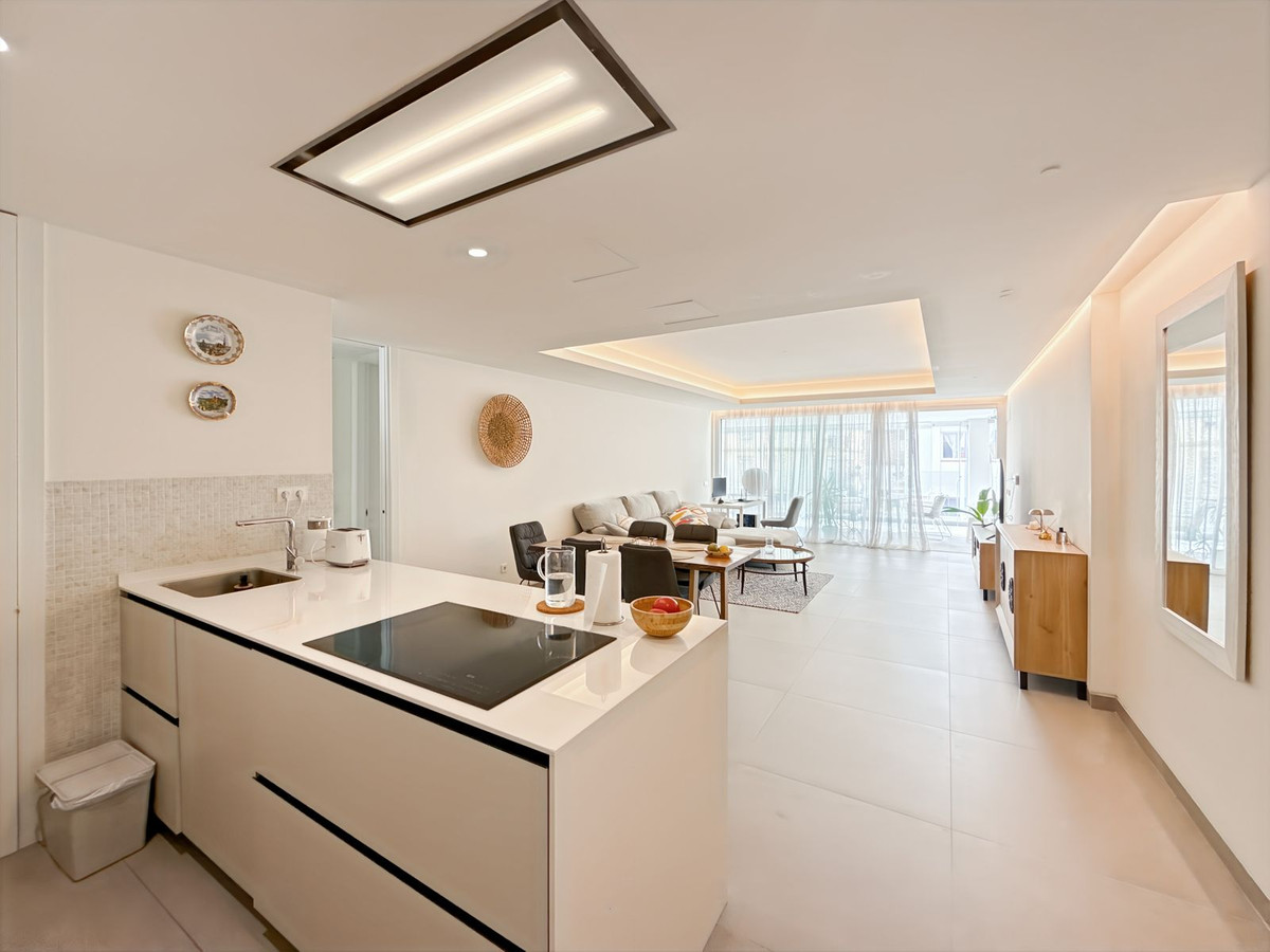 2 Bed Apartment for sale in Estepona Costa Del Sol, Málaga, Spain