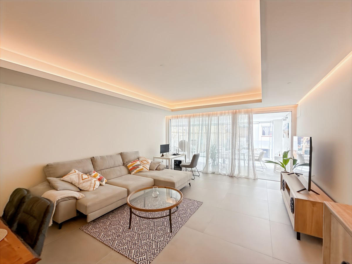 2 Bed Apartment for sale in Estepona Costa Del Sol, Málaga, Spain