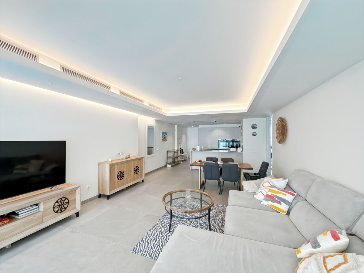 2 Bed Apartment for sale in Estepona Costa Del Sol, Málaga, Spain