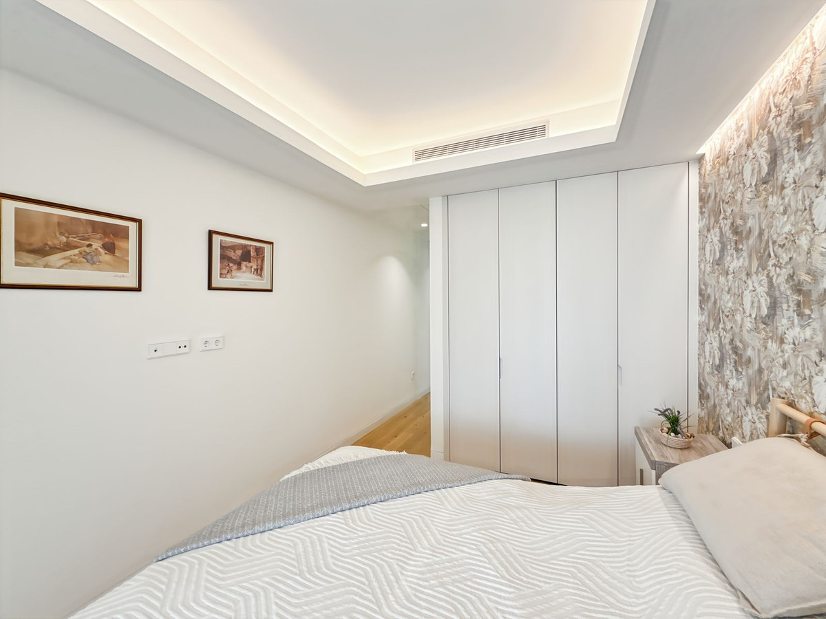2 Bed Apartment for sale in Estepona Costa Del Sol, Málaga, Spain
